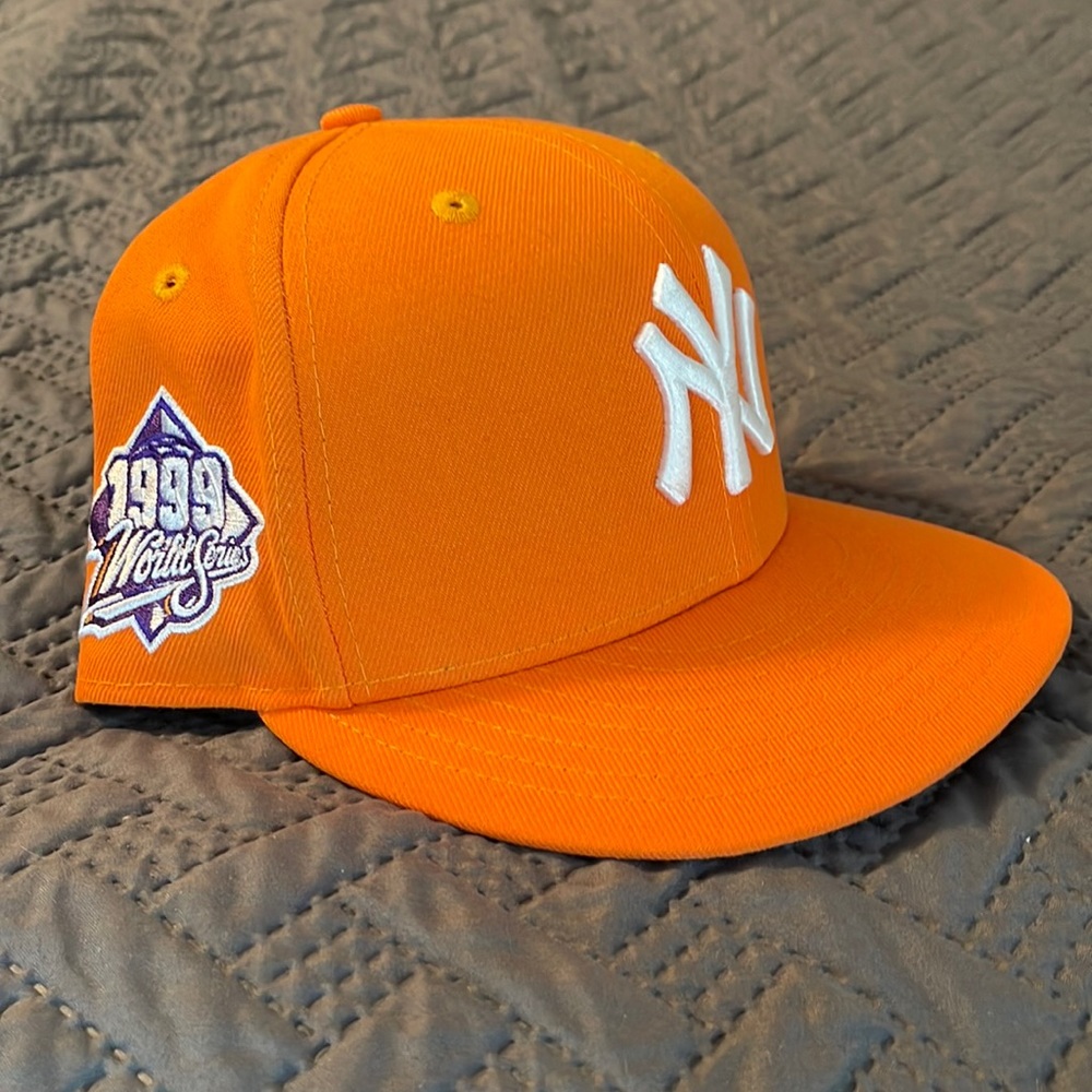 New York Yankees Fitted hat size 7 new!